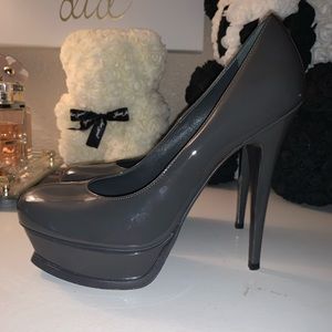 Saint Laurent grey tribute pumps